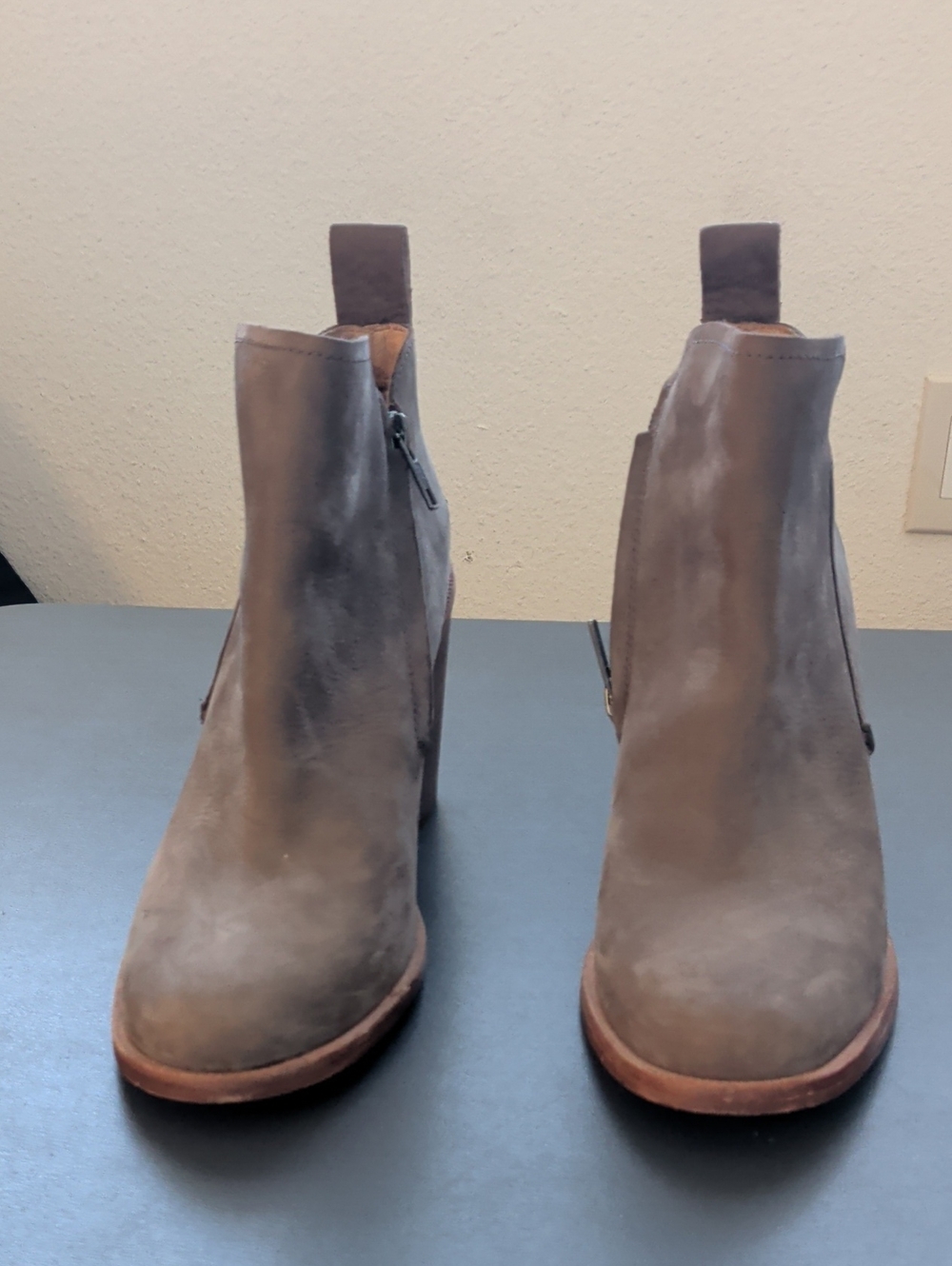 Ugg Women's Gray Suede Ankle Boots - Classic Side-Zip Chelsea Style 7.5